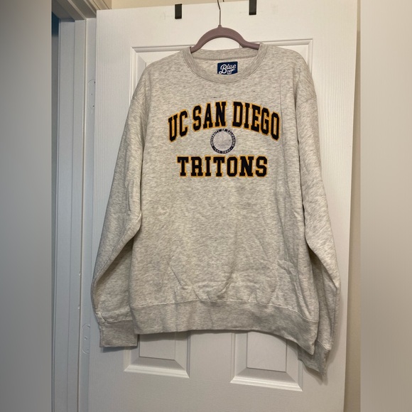 UC San Diego Tritons Sweatshirt, Size Large - Picture 1 of 5